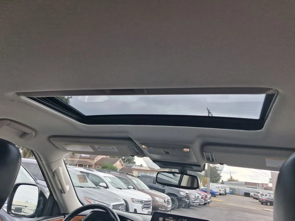Nissan Armada photo 14