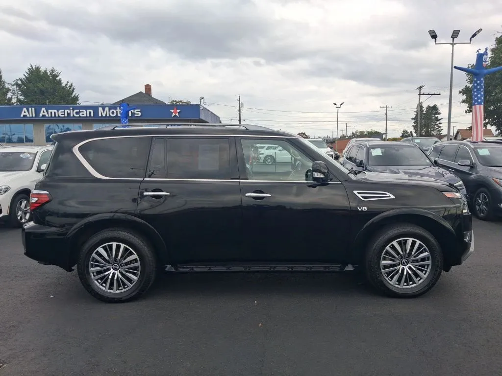 Nissan Armada photo 8