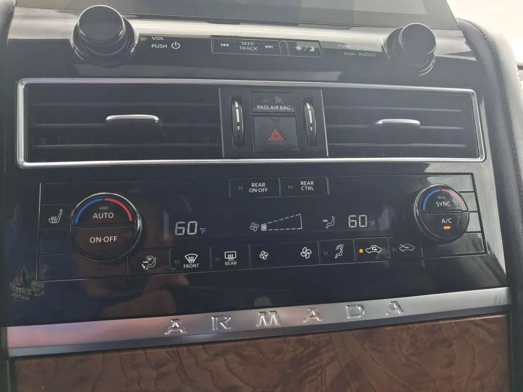 Nissan Armada photo 25