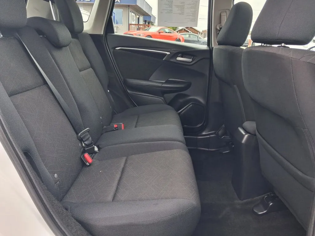 Honda Fit photo 11