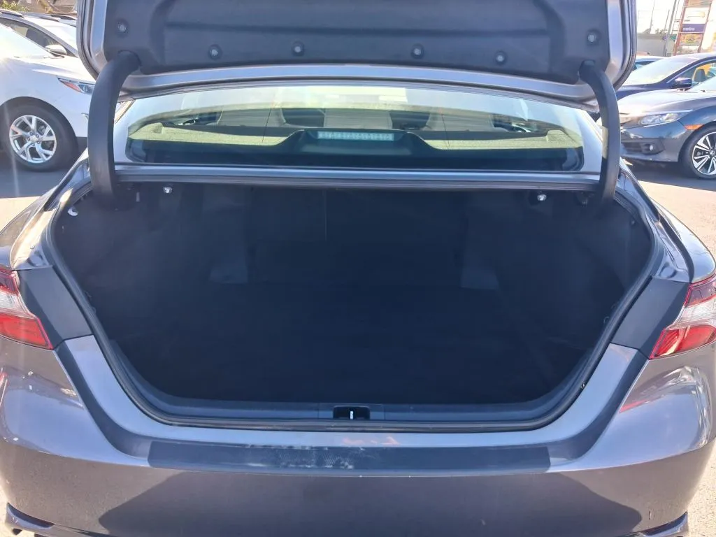 Toyota Camry photo 10