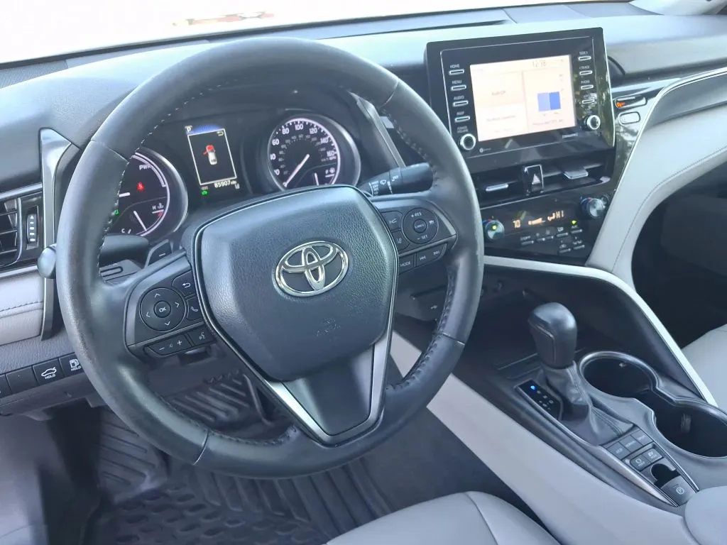 Toyota Camry photo 16