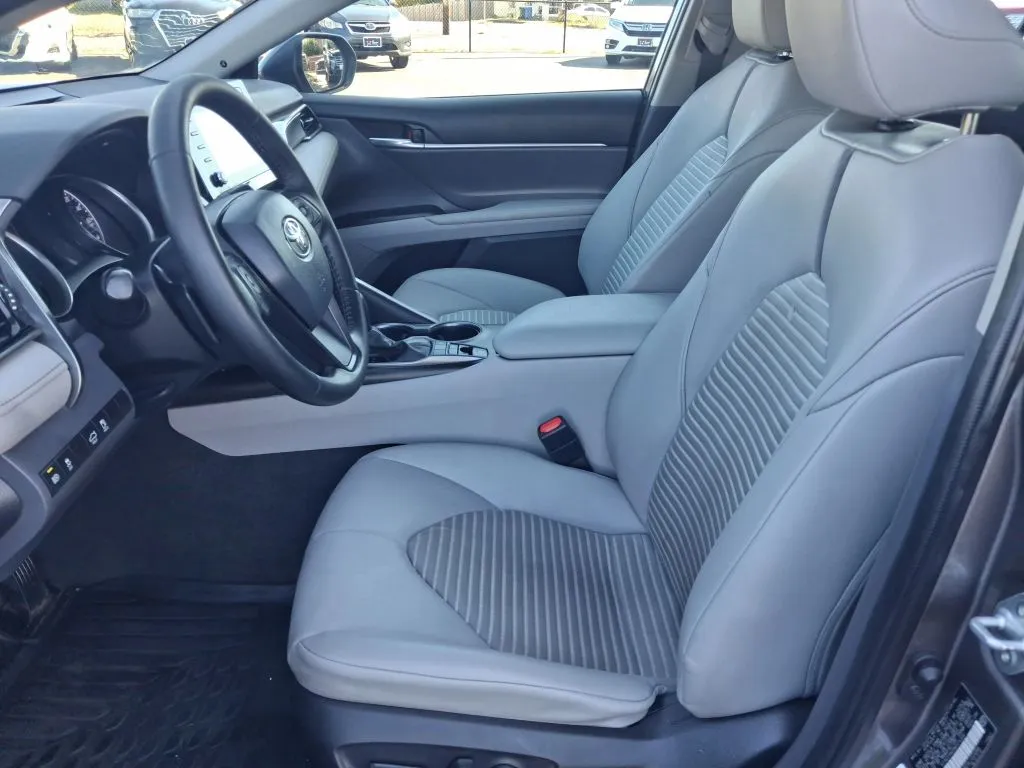 Toyota Camry photo 17