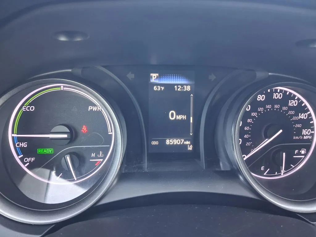 Toyota Camry photo 11