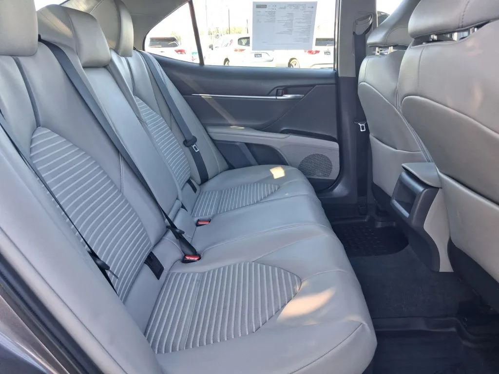 Toyota Camry photo 19