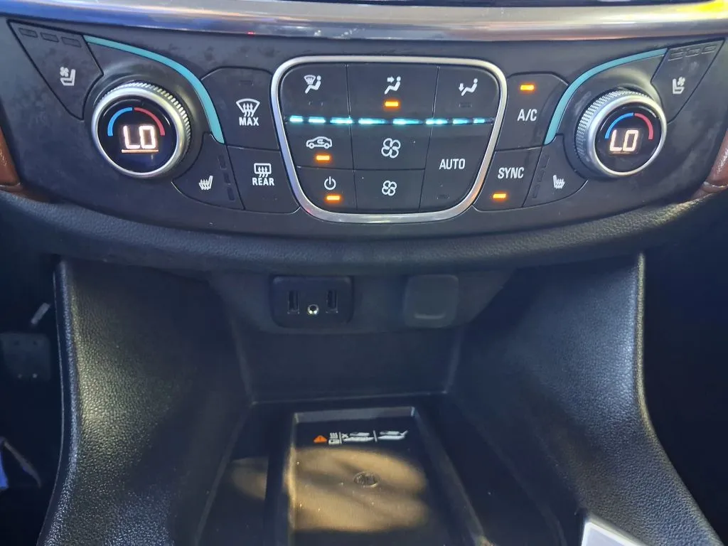 Chevrolet Traverse photo 14