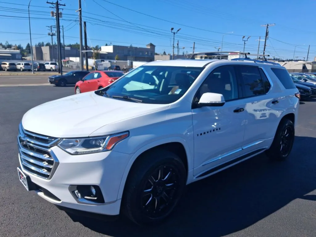 Chevrolet Traverse photo 3