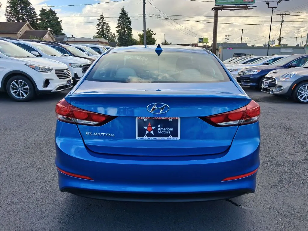 Hyundai Elantra photo 6