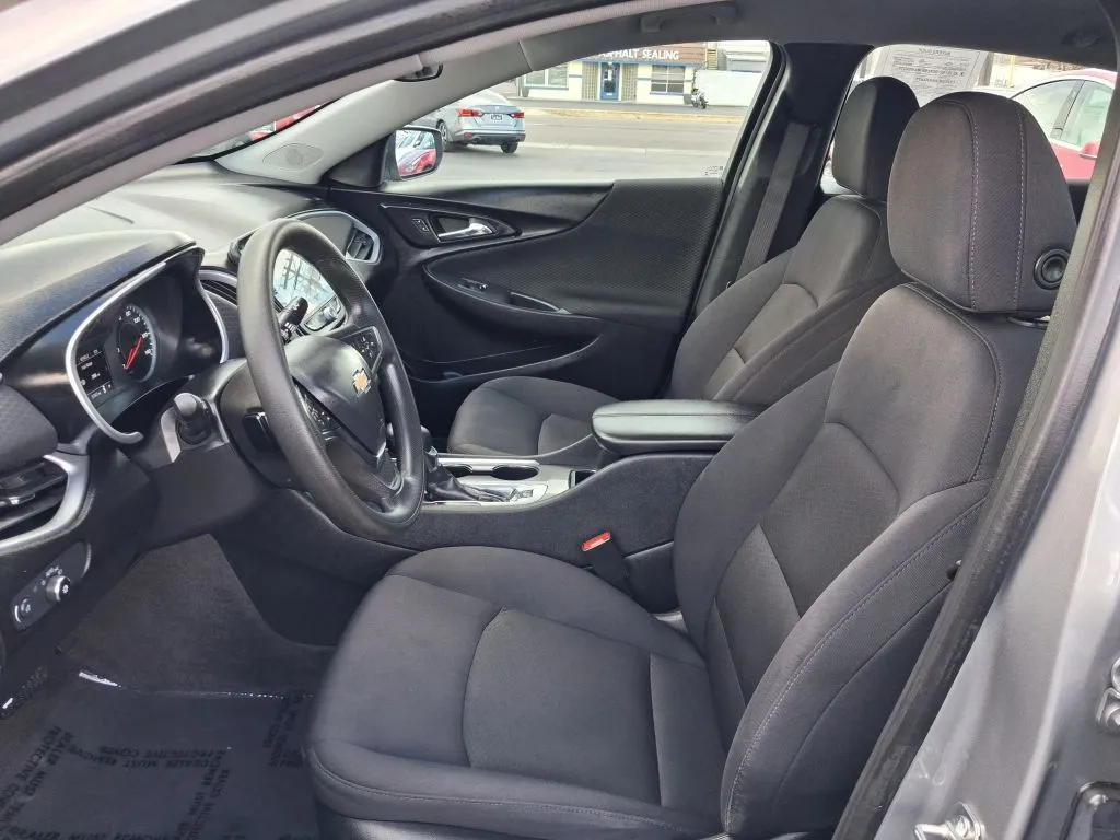 Chevrolet Malibu photo 14