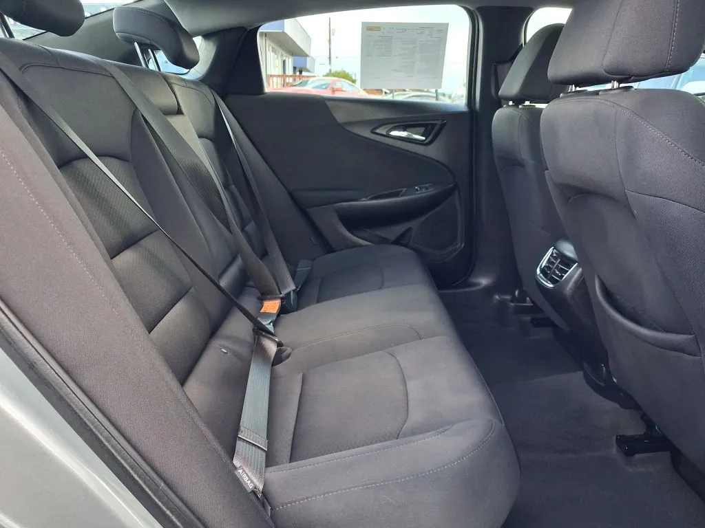 Chevrolet Malibu photo 11