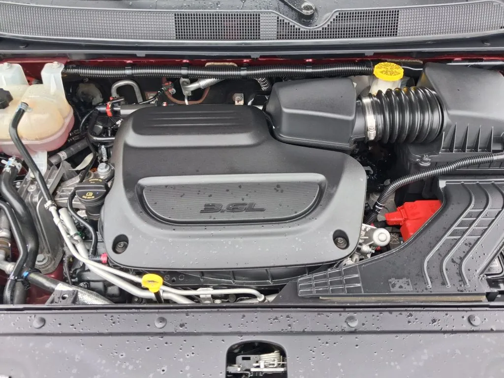 Chrysler Pacifica photo 28