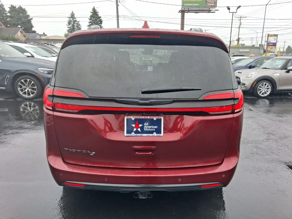 Chrysler Pacifica photo 6