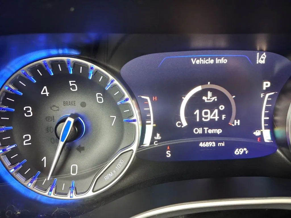 Chrysler Pacifica photo 26