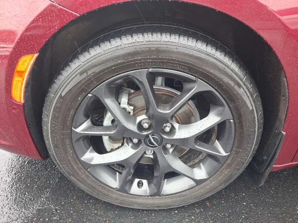 Chrysler Pacifica photo 27