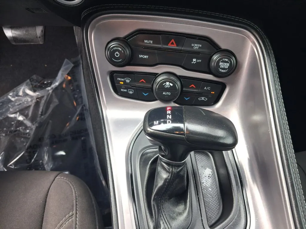 Dodge Challenger photo 20