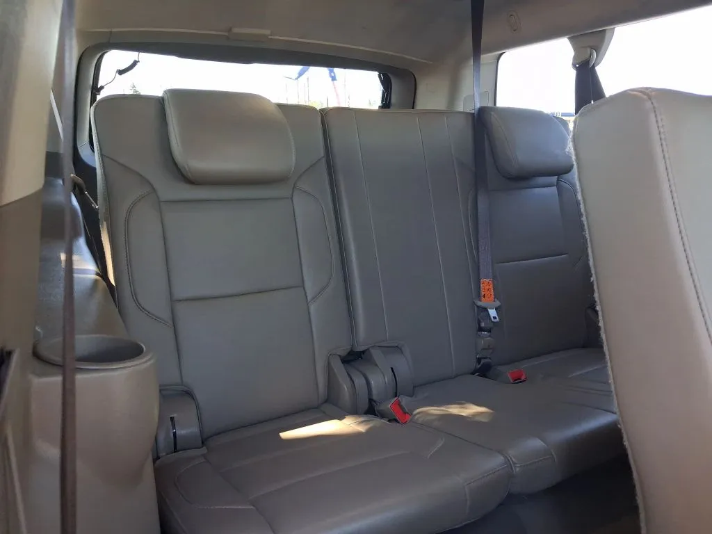 Chevrolet Suburban photo 20