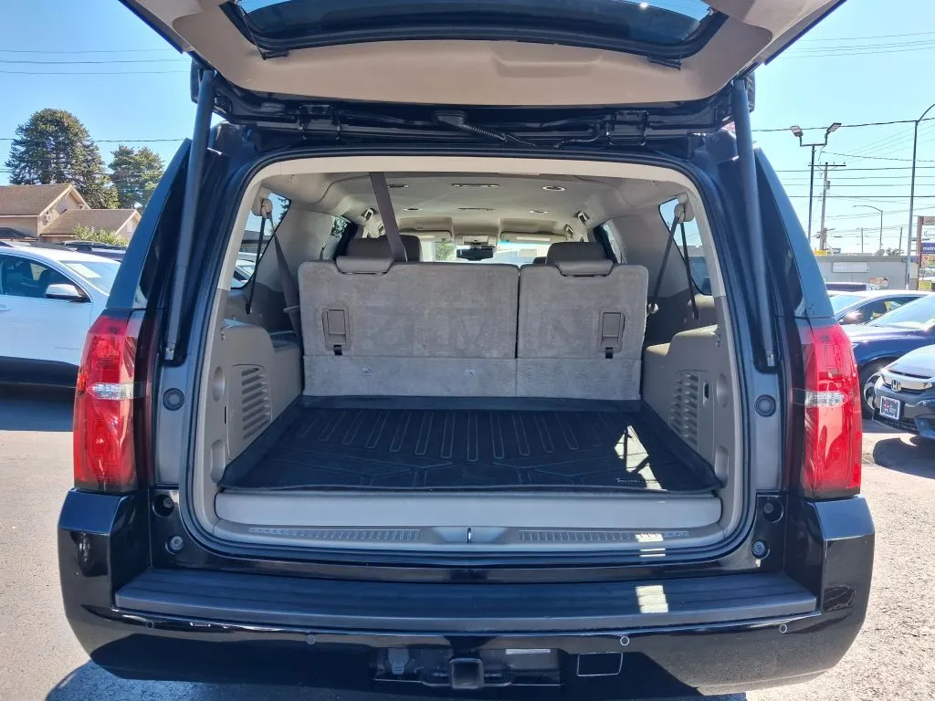 Chevrolet Suburban photo 9