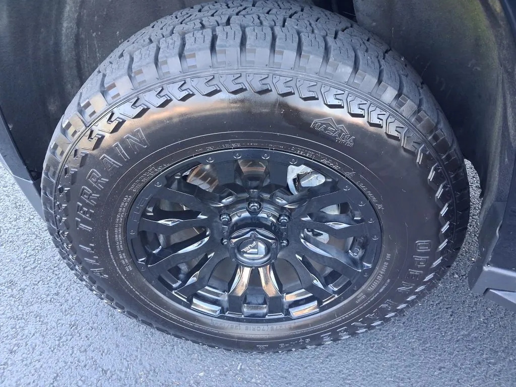 Chevrolet Suburban photo 26