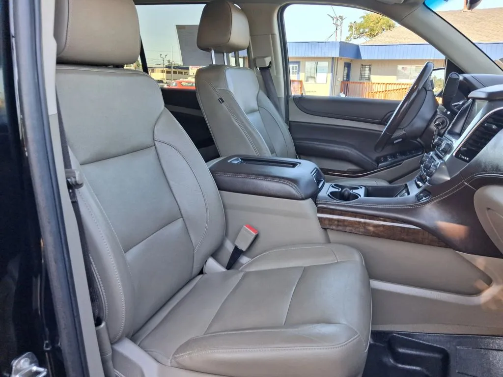 Chevrolet Suburban photo 22