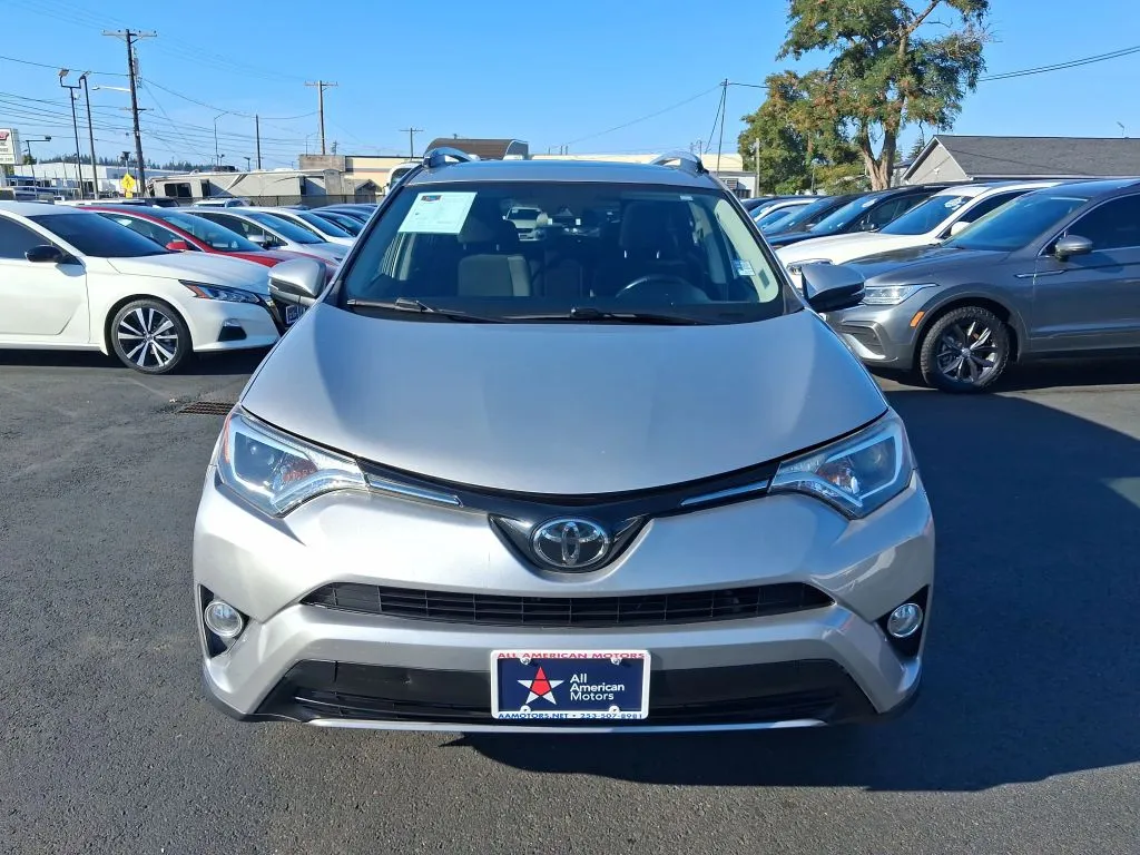 Toyota RAV4 photo 2