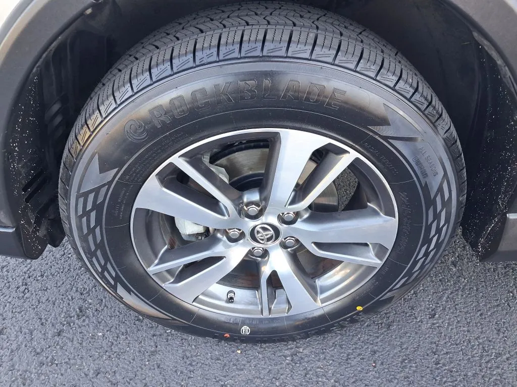 Toyota RAV4 photo 23