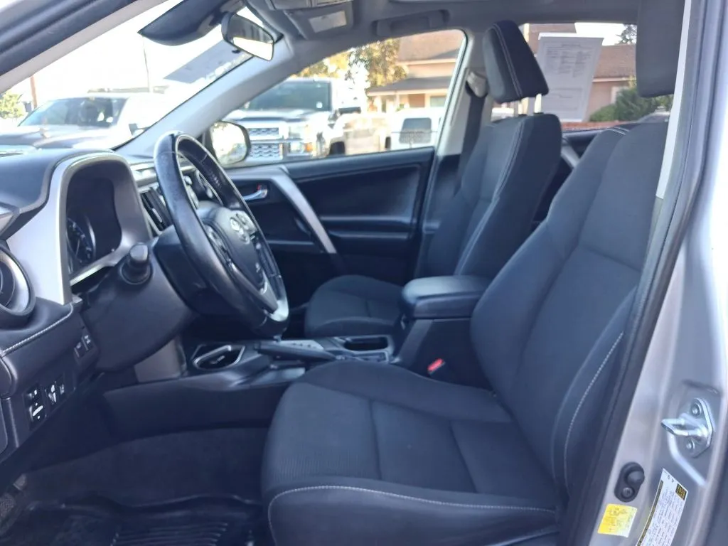 Toyota RAV4 photo 15