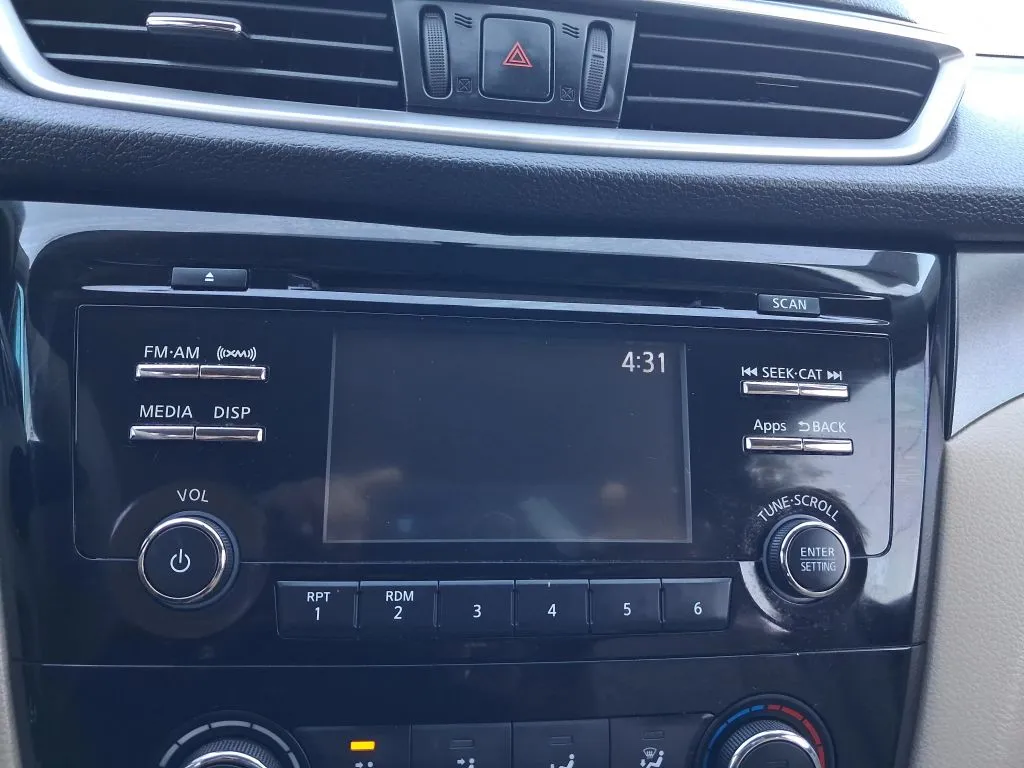 Nissan Rogue photo 12