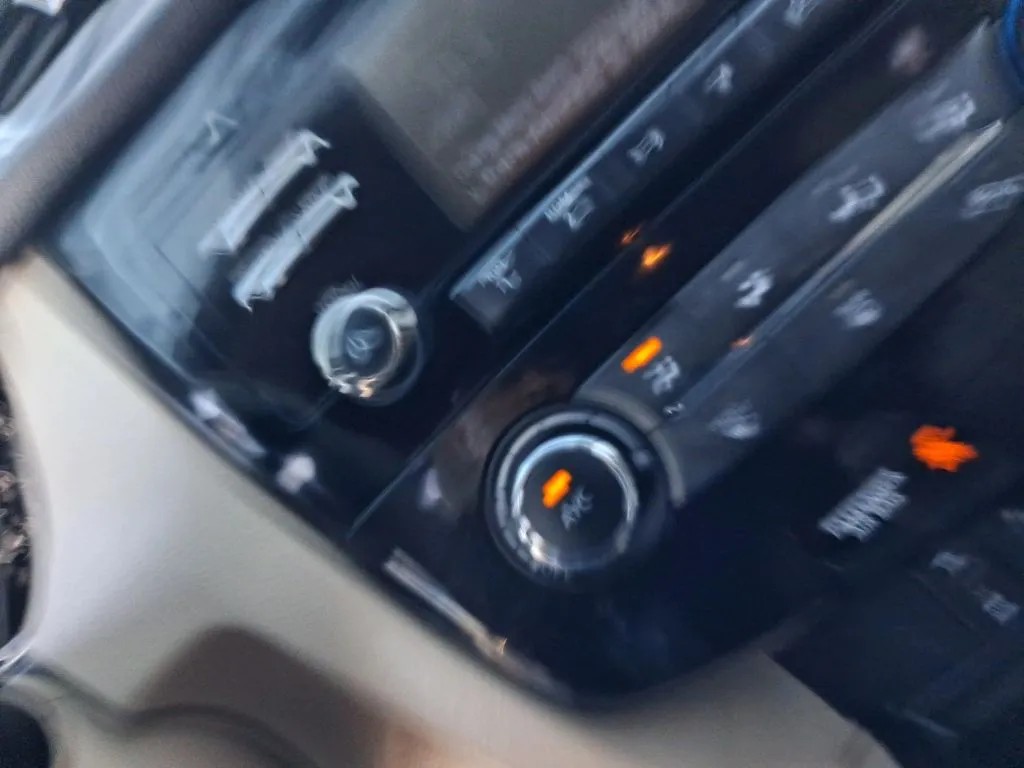 Nissan Rogue photo 13
