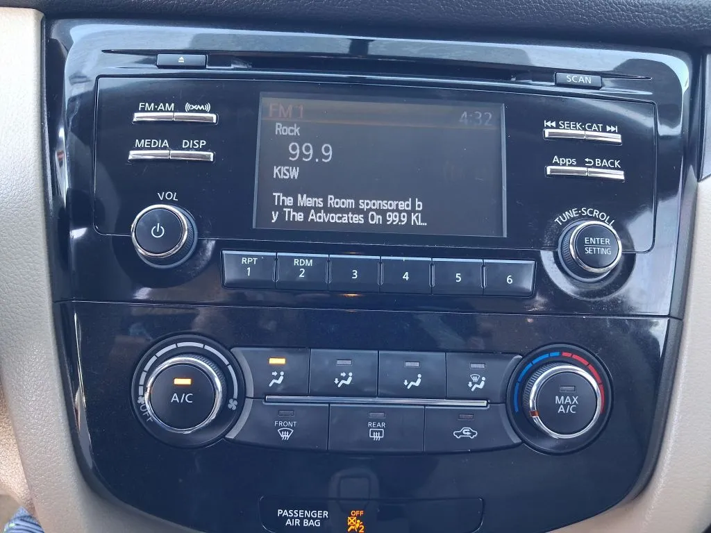Nissan Rogue photo 15
