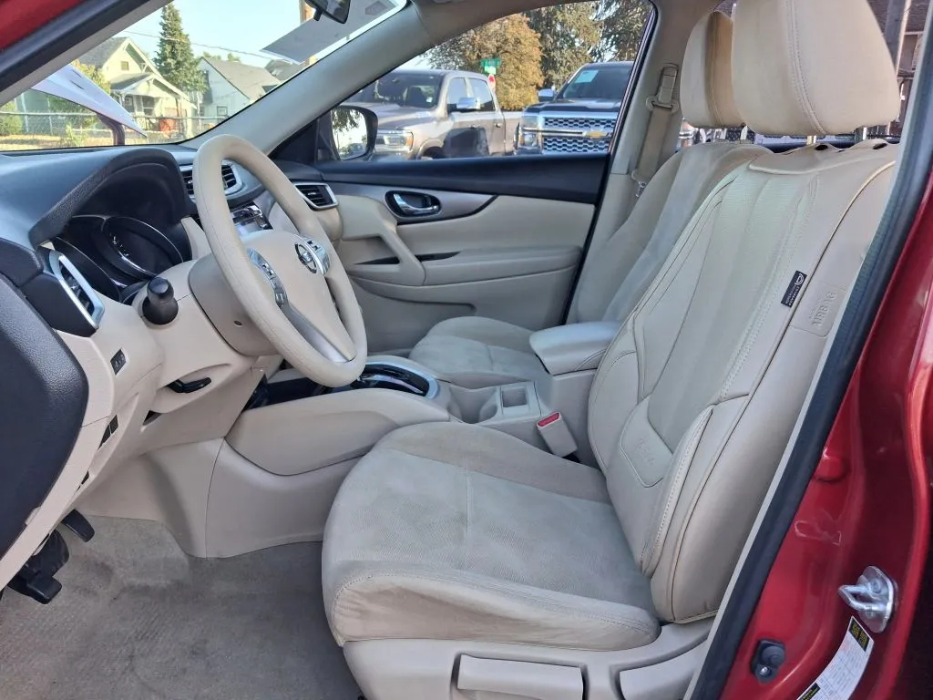 Nissan Rogue photo 19
