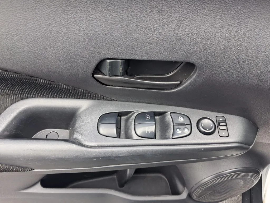Nissan Kicks photo 17