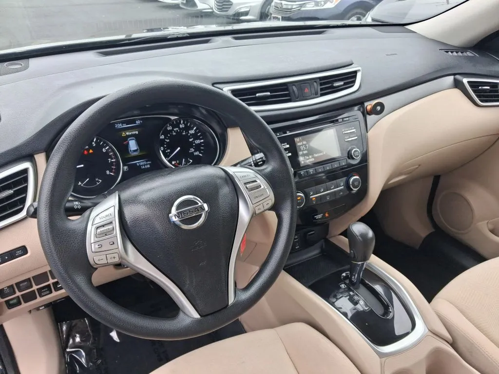 Nissan Rogue photo 17