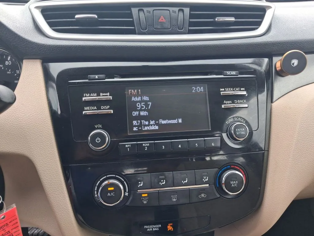 Nissan Rogue photo 18
