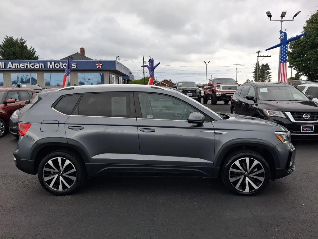 Volkswagen Taos photo 11