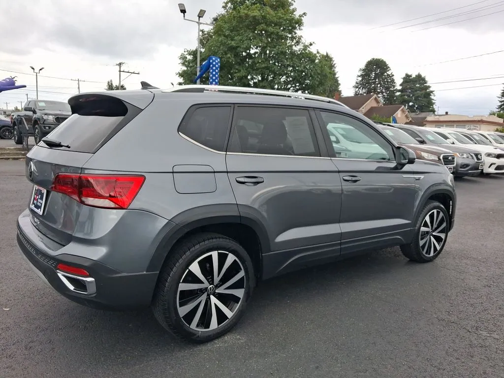 Volkswagen Taos photo 10