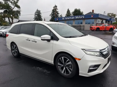 White 2019 Honda Odyssey Elite Minivan 4D for sale in Tacoma, WA