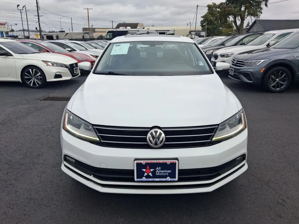 Volkswagen Jetta photo 2