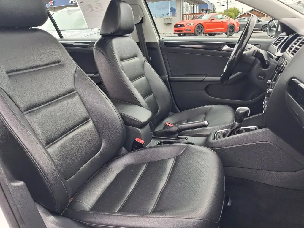 Volkswagen Jetta photo 10