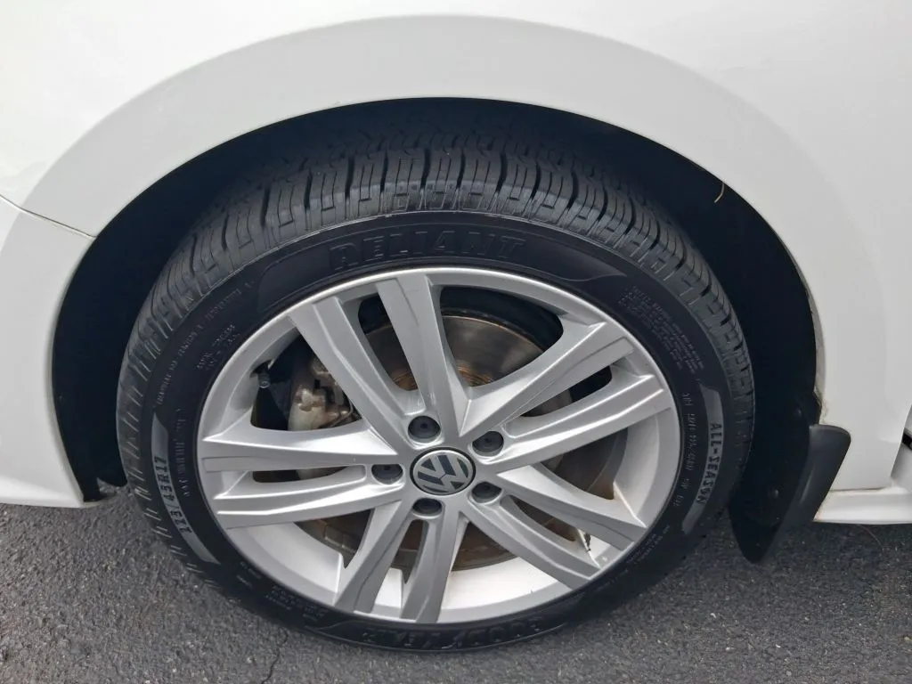 Volkswagen Jetta photo 23