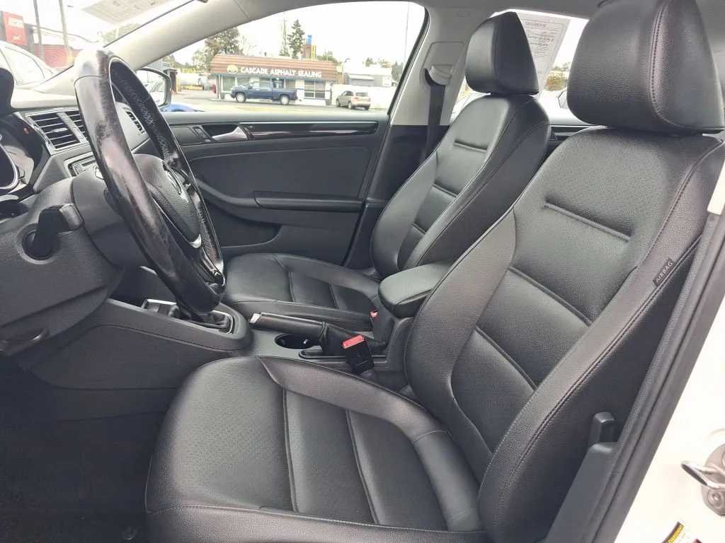 Volkswagen Jetta photo 16