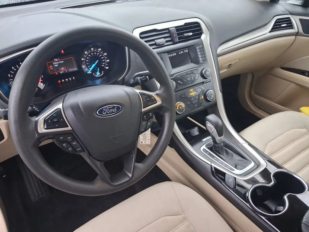 Ford Fusion photo 14