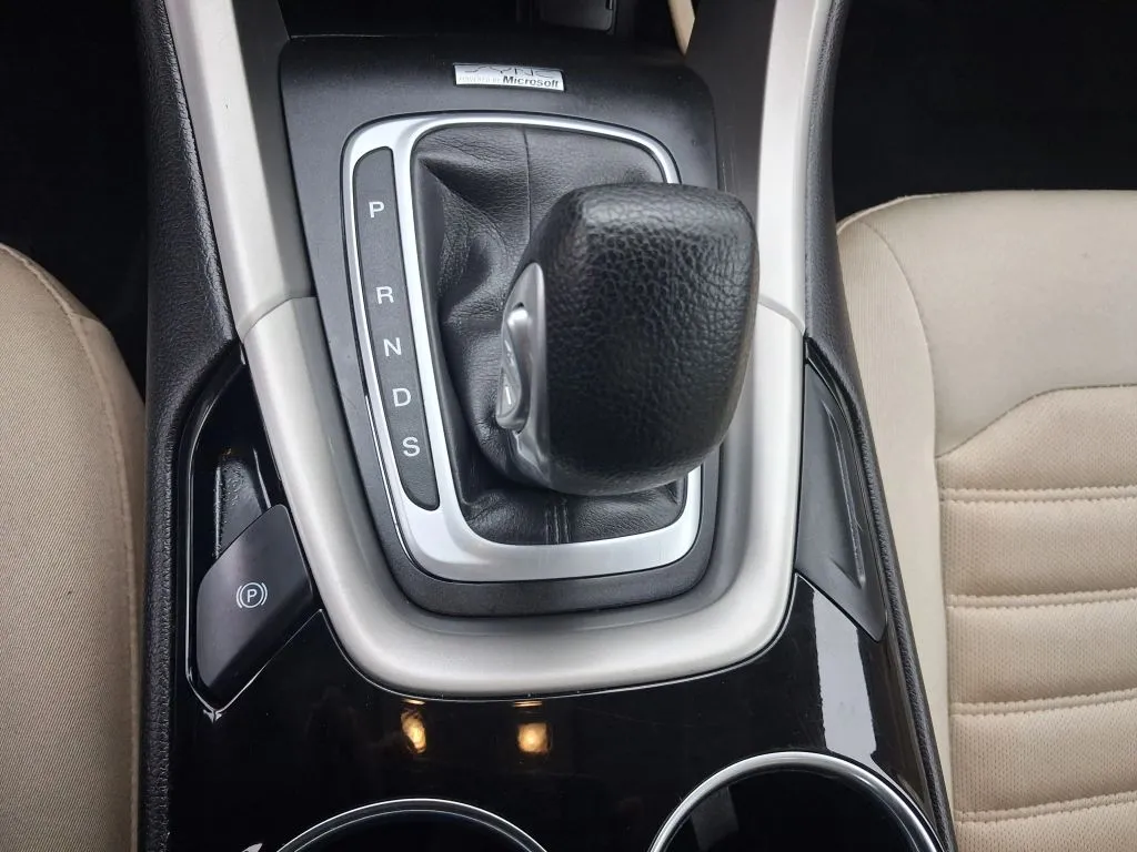 Ford Fusion photo 17