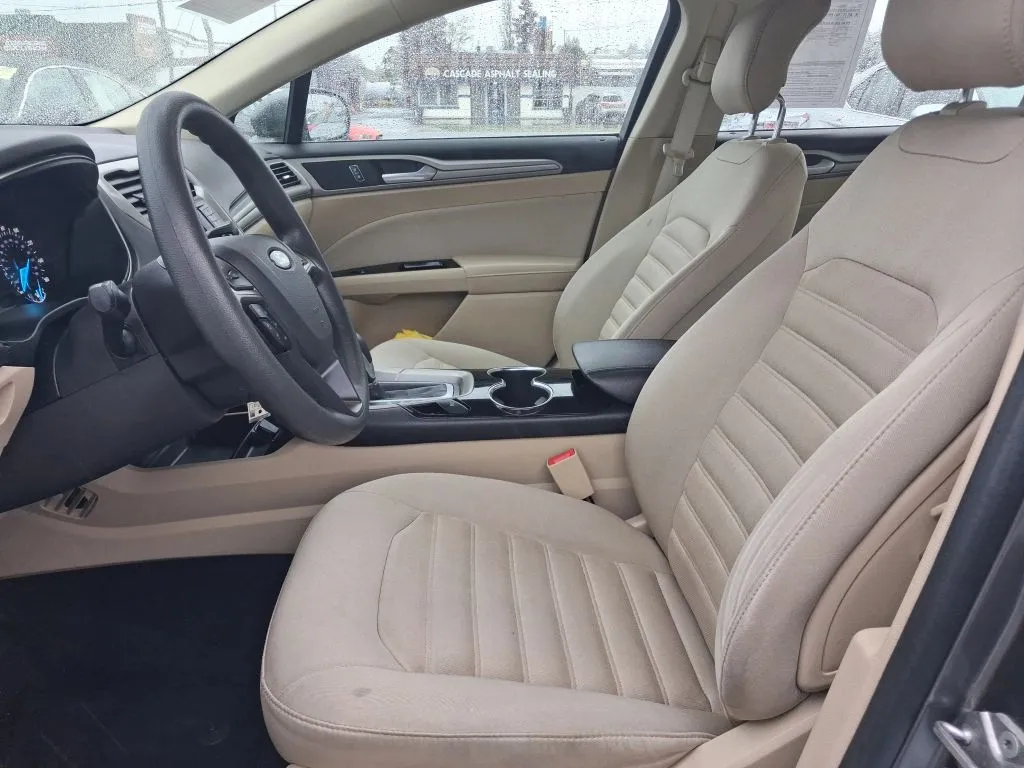 Ford Fusion photo 12