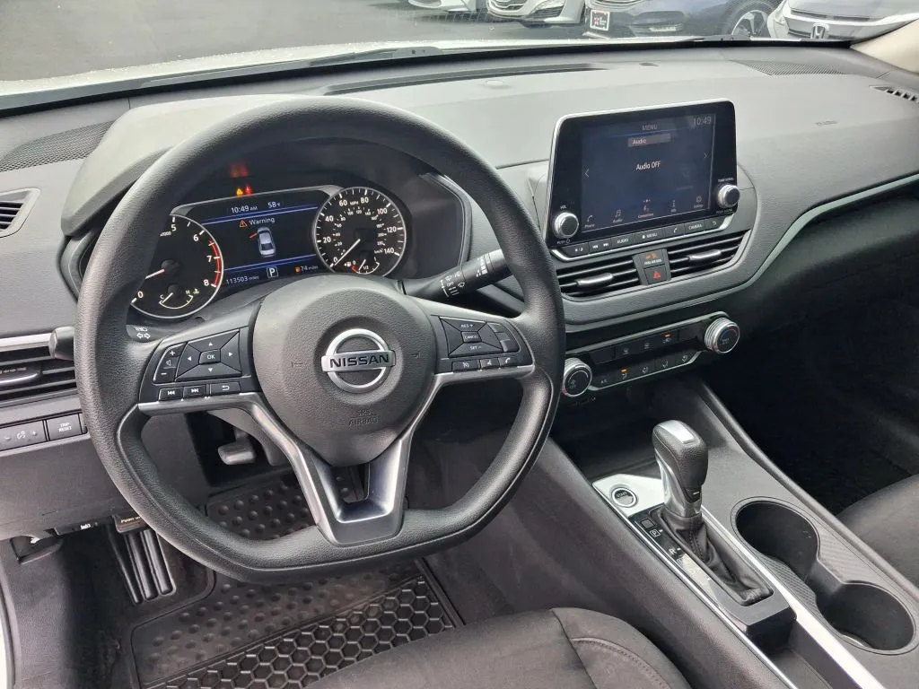 Nissan Altima photo 15