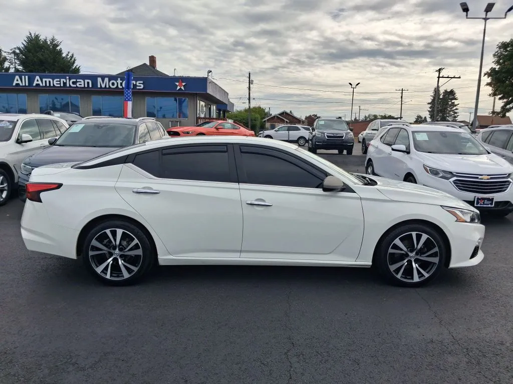 Nissan Altima photo 6