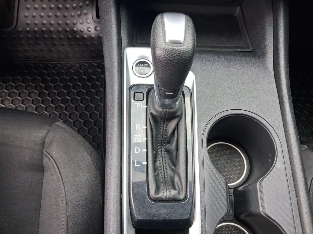 Nissan Altima photo 17