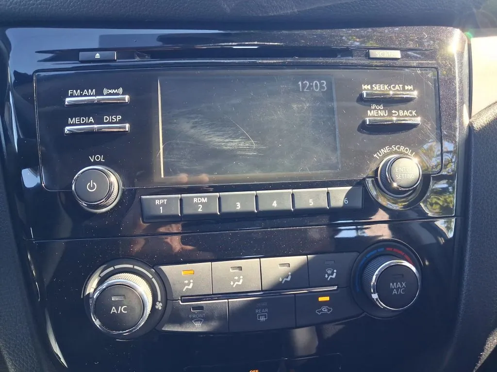 Nissan Rogue Sport photo 12