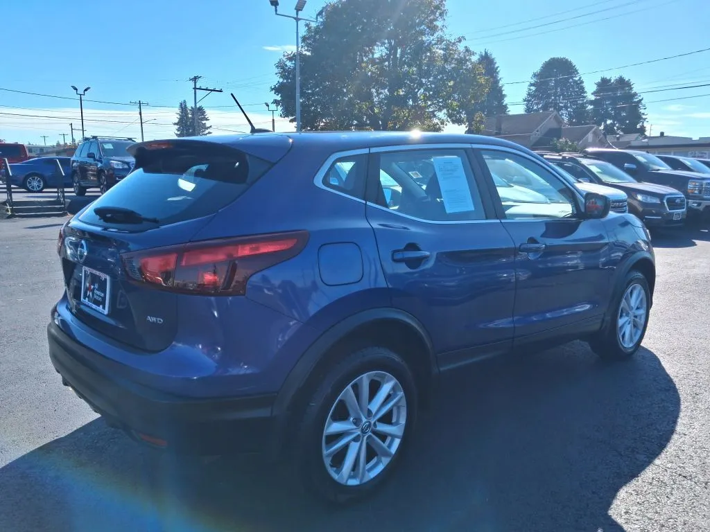 Nissan Rogue Sport photo 8