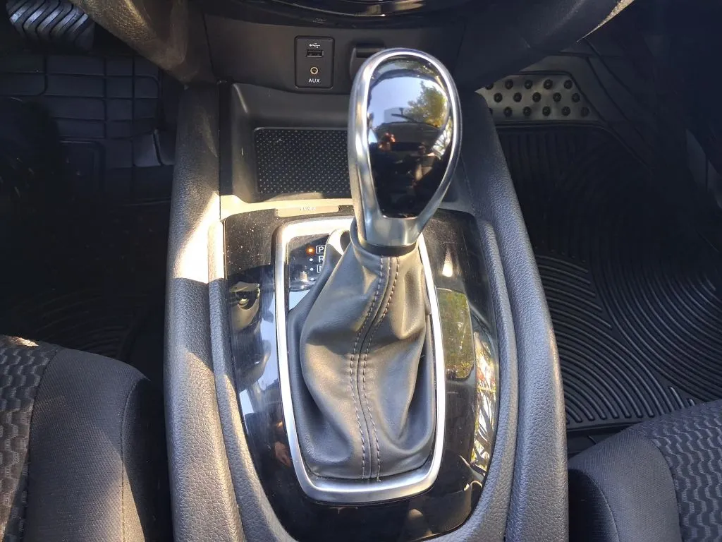 Nissan Rogue Sport photo 14