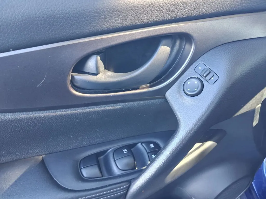 Nissan Rogue Sport photo 15